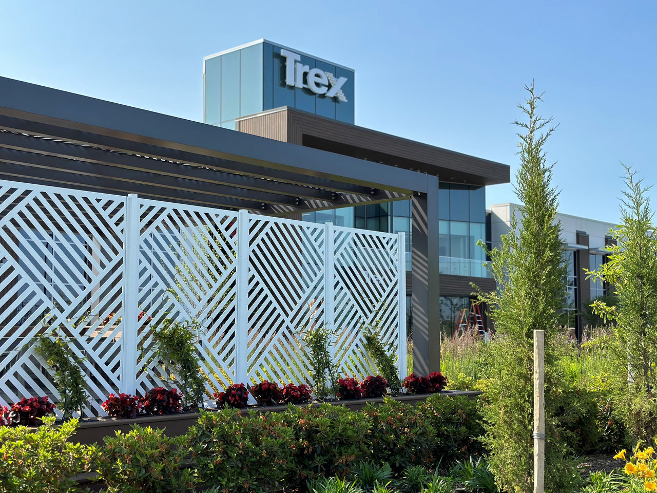 10 Deck Privacy Ideas to Create Your Backyard Oasis Trex